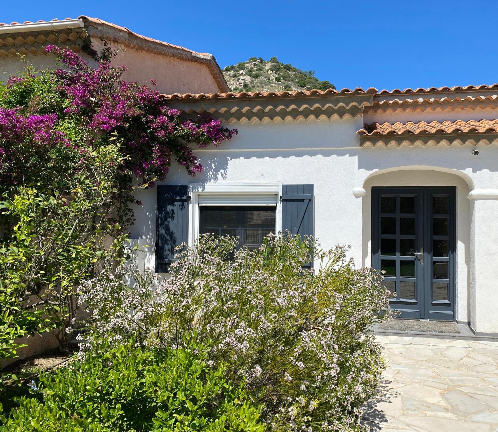 La Roca Flora Hotel Le Plan-de-la-Tour Exterior foto